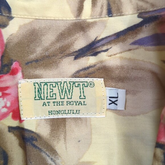 Newt At The Royal Honolulu Shirt Men's XL Mulitcolor Floral Parrots Hawaiian - Picture 4 of 9